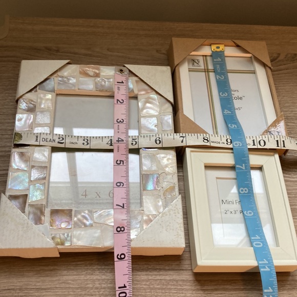 Three white frames one with shells bundle - Picture 3 of 13